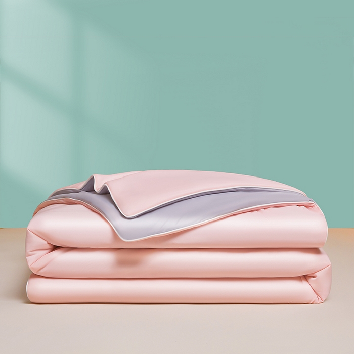 91家纺网 家纺一手货源 找家纺 织雅漫 2026新款A类云母氨纶凉感丝夏被空调被夏凉被（可供外贸跨境） 梦幻粉+山灰