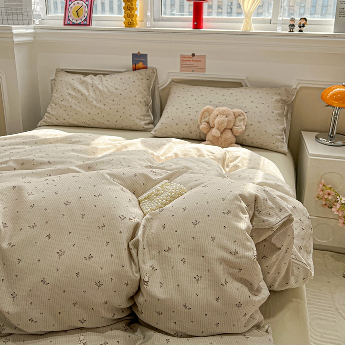 91家纺网 家纺一手货源 找家纺 亿梵家居 2026新款A类母婴级有氧纯棉印花双面全棉双层纱四件套-床拍图春夏气息