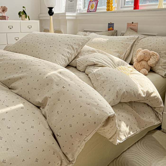 91家纺网 家纺一手货源 找家纺 亿梵家居 2026新款A类母婴级有氧纯棉印花双面全棉双层纱四件套-床拍图春夏气息