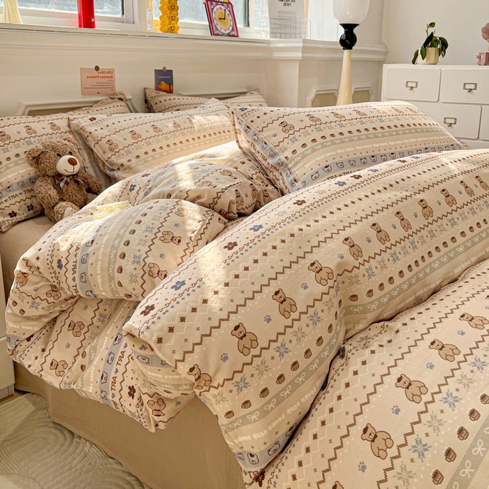 91家纺网 家纺一手货源 找家纺 亿梵家居 2026新款A类母婴级有氧纯棉印花双面全棉双层纱四件套-床拍图冬峪熊-咖