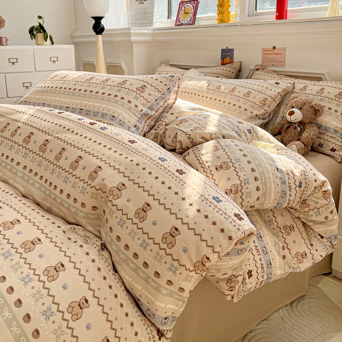 91家纺网 家纺一手货源 找家纺 亿梵家居 2026新款A类母婴级有氧纯棉印花双面全棉双层纱四件套-床拍图冬峪熊-咖