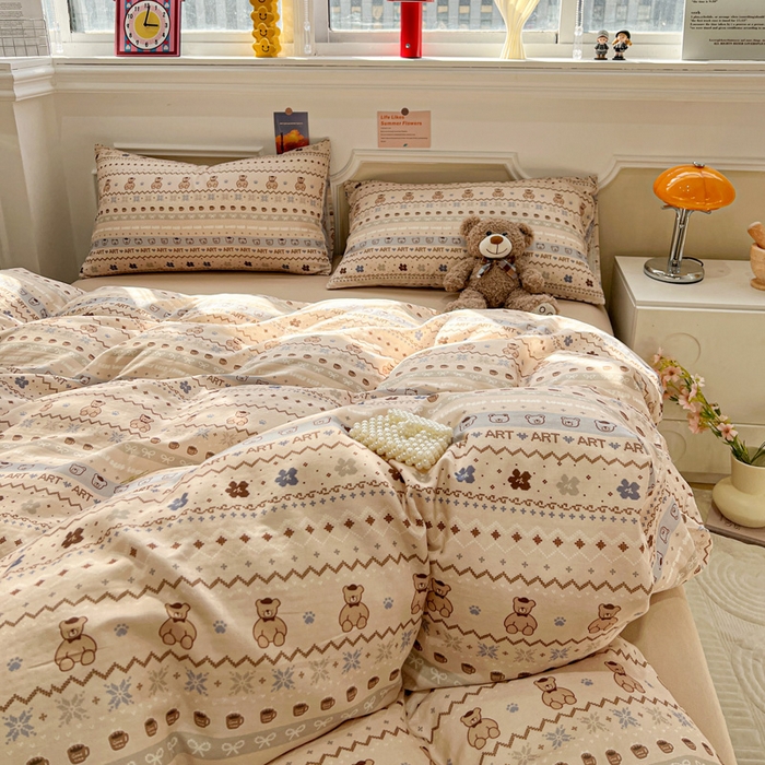 91家纺网 家纺一手货源 找家纺 亿梵家居 2026新款A类母婴级有氧纯棉印花双面全棉双层纱四件套-床拍图冬峪熊-咖