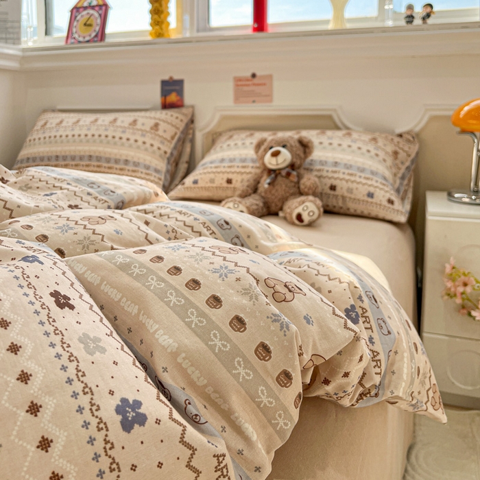 91家纺网 家纺一手货源 找家纺 亿梵家居 2026新款A类母婴级有氧纯棉印花双面全棉双层纱四件套-床拍图冬峪熊-咖