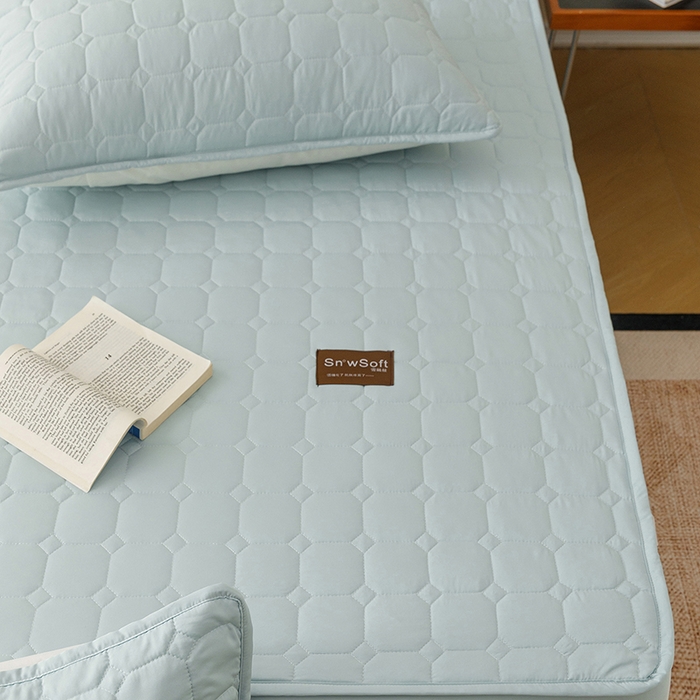 91家纺网 家纺一手货源 找家纺 胜权家纺 2026新款A类雪融丝凉感夹棉床笠可调节松紧活扣凉席 雪融丝-海洋蓝