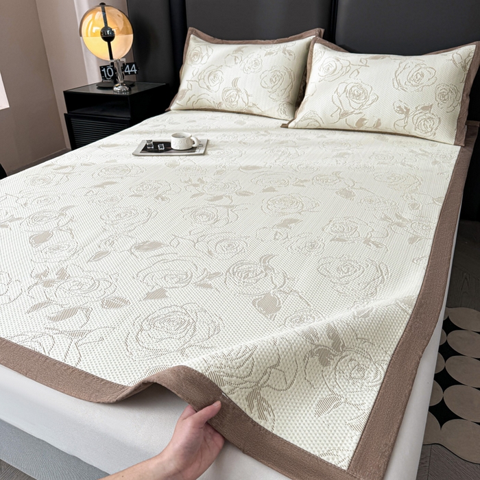 91家纺网 家纺一手货源 找家纺 凯罗 2026新款凉豆豆简约时尚风凉感豆豆凉席床席床笠-床席款 曼塔玫瑰-奶咖