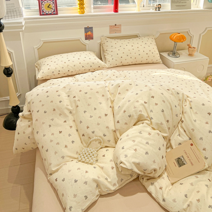 91家纺网 家纺一手货源 找家纺 亿梵家居 2026新款A类母婴级有氧纯棉印花双面全棉双层纱四件套-床拍图蝴蝶结