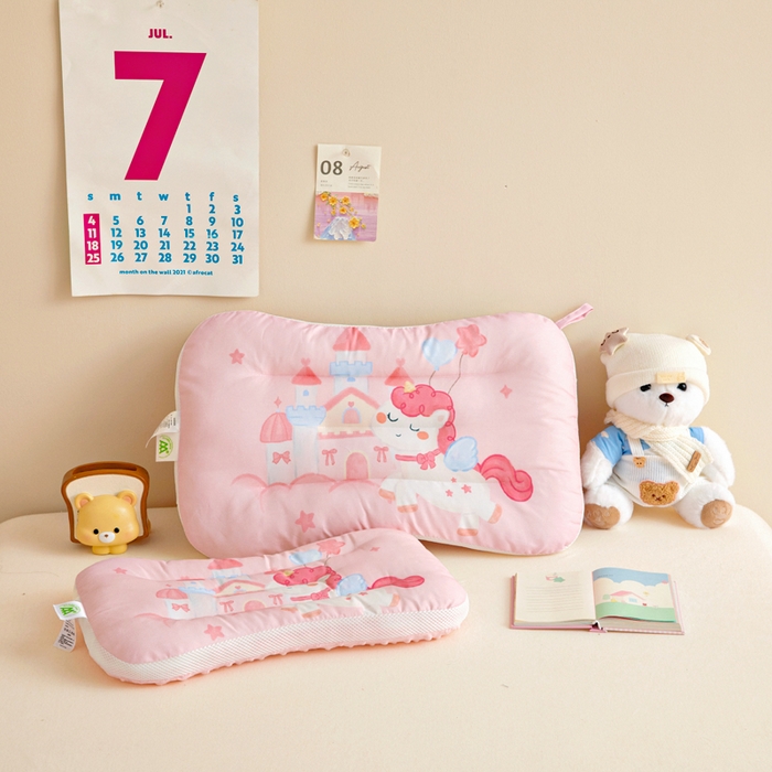 91家纺网 家纺一手货源 找家纺 鱼宝 2026新款A类全棉40S数码印花原创大版卡通豆豆枕枕头枕芯 小马城堡