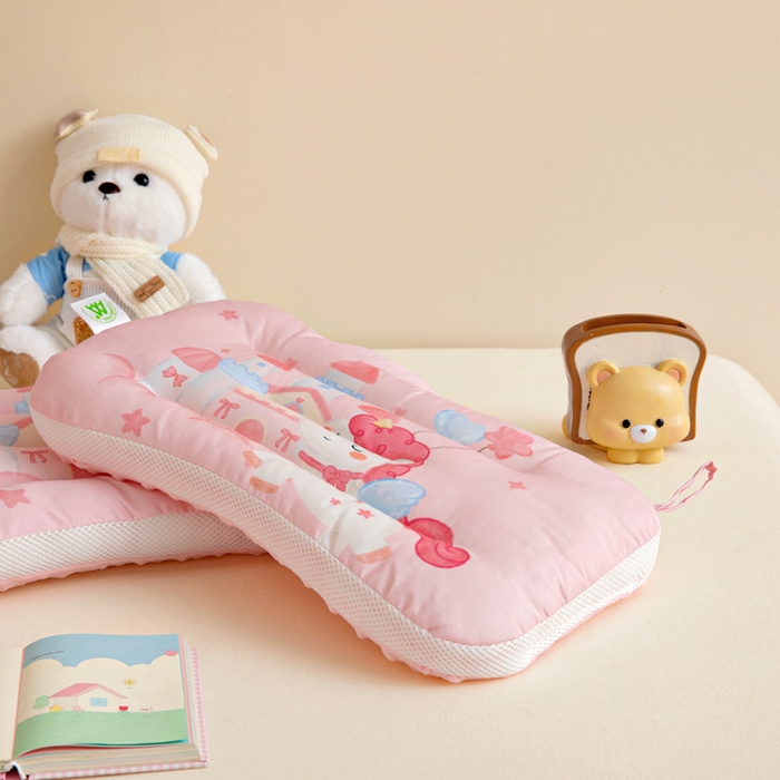 91家纺网 家纺一手货源 找家纺 鱼宝 2026新款A类全棉40S数码印花原创大版卡通豆豆枕枕头枕芯 小马城堡