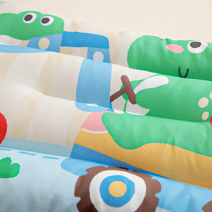 91家纺网 家纺一手货源 找家纺 鱼宝 2026新款A类全棉40S数码印花原创大版卡通豆豆枕枕头枕芯 恐龙小车