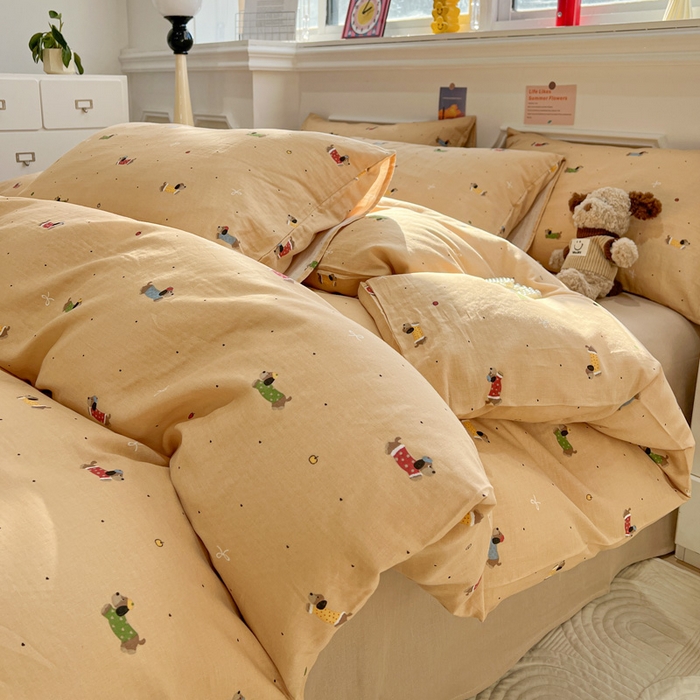 91家纺网 家纺一手货源 找家纺 亿梵家居 2026新款A类母婴级有氧纯棉印花双面全棉双层纱四件套-床拍图腊肠狗-咖