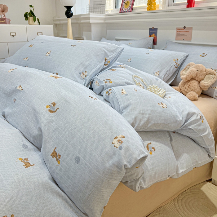 91家纺网 家纺一手货源 找家纺 亿梵家居 2026新款A类母婴级有氧纯棉印花双面全棉双层纱四件套-床拍图猫咪绣球