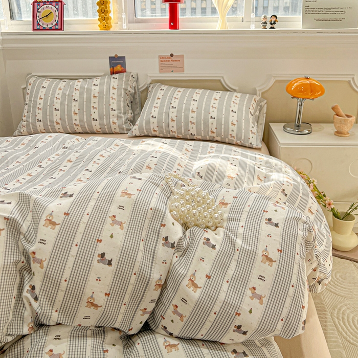 91家纺网 家纺一手货源 找家纺 亿梵家居 2026新款A类母婴级有氧纯棉印花双面全棉双层纱四件套-床拍图浅条小狗