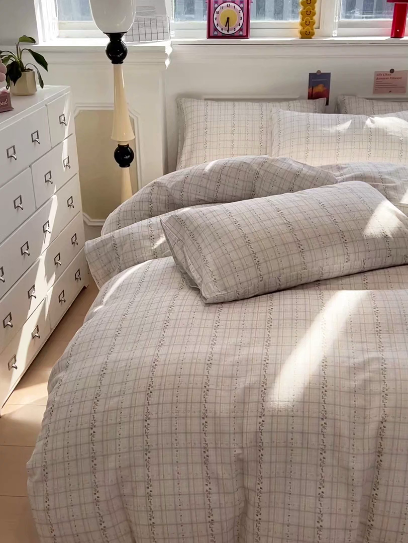 91家纺网 家纺一手货源 找家纺 亿梵家居 2026新款A类母婴级有氧纯棉印花双面全棉双层纱四件套-床拍图浅韵