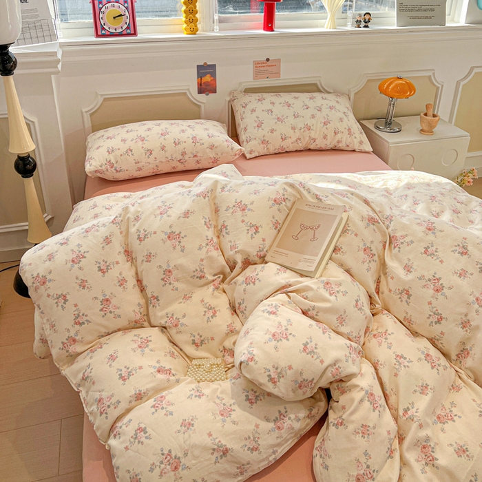 91家纺网 家纺一手货源 找家纺 亿梵家居 2026新款A类母婴级有氧纯棉印花双面全棉双层纱四件套-床拍图山花漫-米