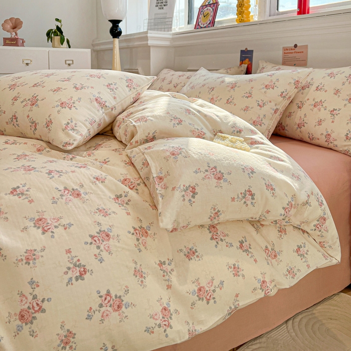 91家纺网 家纺一手货源 找家纺 亿梵家居 2026新款A类母婴级有氧纯棉印花双面全棉双层纱四件套-床拍图山花漫-米