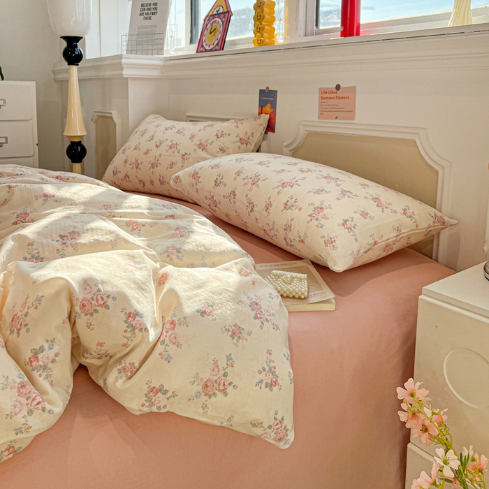 91家纺网 家纺一手货源 找家纺 亿梵家居 2026新款A类母婴级有氧纯棉印花双面全棉双层纱四件套-床拍图山花漫-米