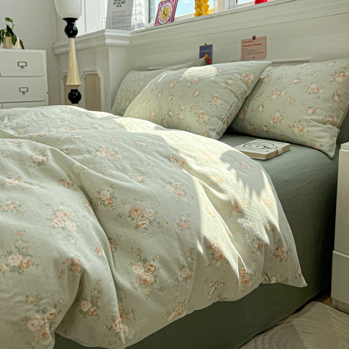 91家纺网 家纺一手货源 找家纺 亿梵家居 2026新款A类母婴级有氧纯棉印花双面全棉双层纱四件套-床拍图盛茵斯-绿