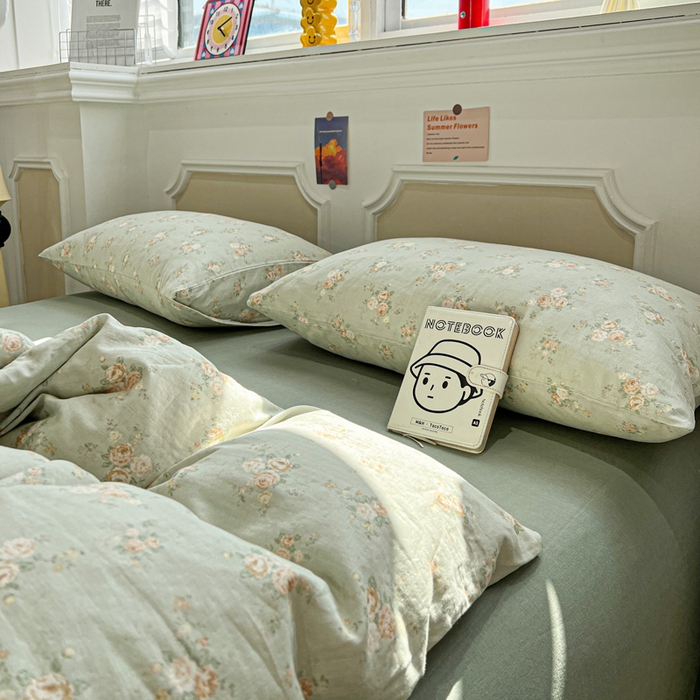 91家纺网 家纺一手货源 找家纺 亿梵家居 2026新款A类母婴级有氧纯棉印花双面全棉双层纱四件套-床拍图盛茵斯-绿