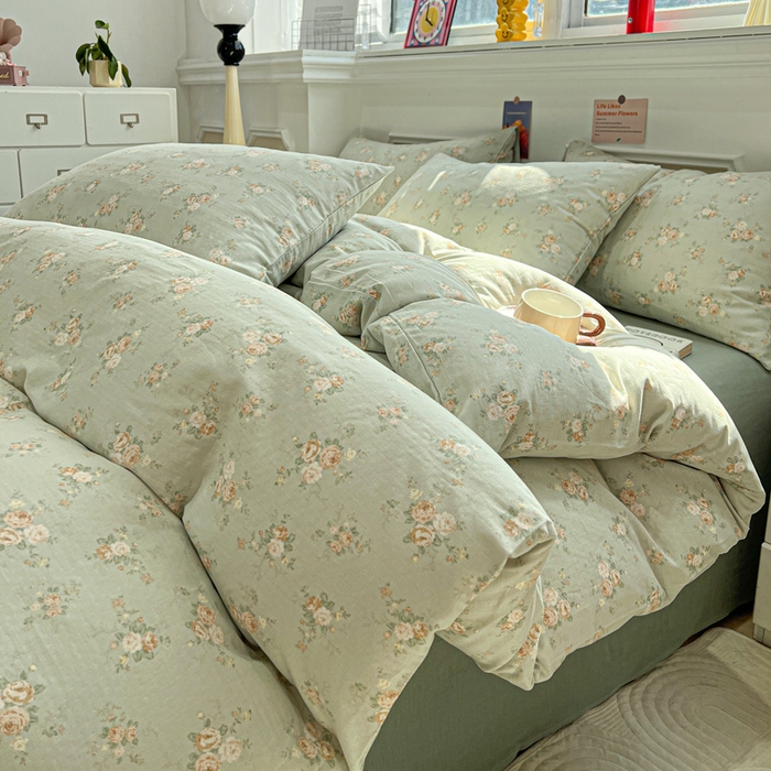 91家纺网 家纺一手货源 找家纺 亿梵家居 2026新款A类母婴级有氧纯棉印花双面全棉双层纱四件套-床拍图盛茵斯-绿