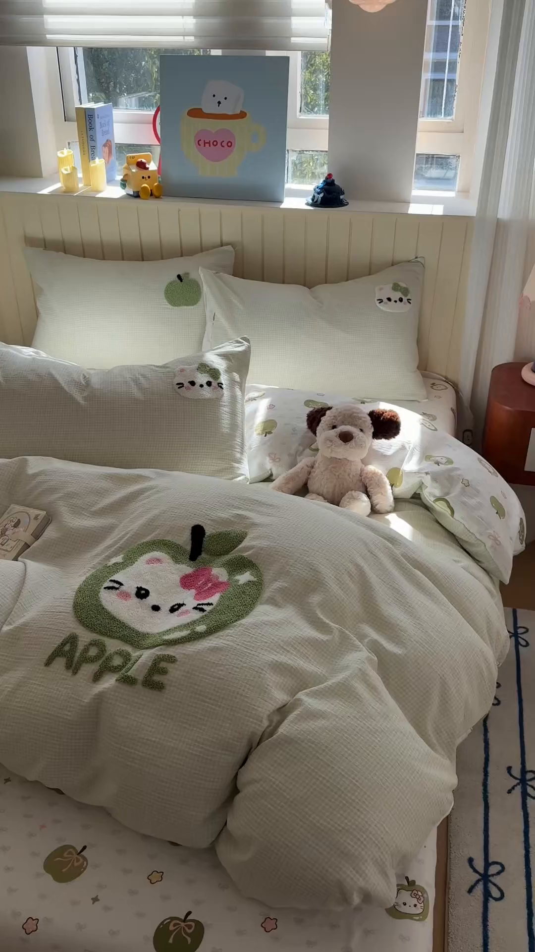 91家纺网 家纺一手货源 找家纺 艾特你 2026新款针织提花双层纱可爱毛巾绣四件套 苹果小猫