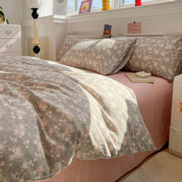 91家纺网 家纺一手货源 找家纺 亿梵家居 2026新款A类母婴级有氧纯棉印花双面全棉双层纱四件套-床拍图苏漫花园