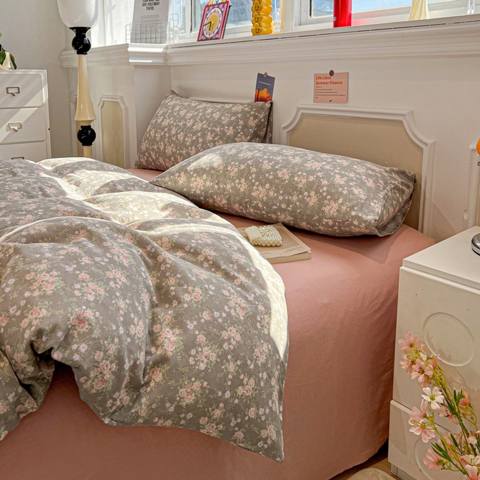 91家纺网 家纺一手货源 找家纺 亿梵家居 2026新款A类母婴级有氧纯棉印花双面全棉双层纱四件套-床拍图苏漫花园