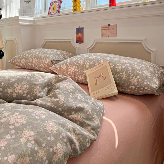 91家纺网 家纺一手货源 找家纺 亿梵家居 2026新款A类母婴级有氧纯棉印花双面全棉双层纱四件套-床拍图苏漫花园