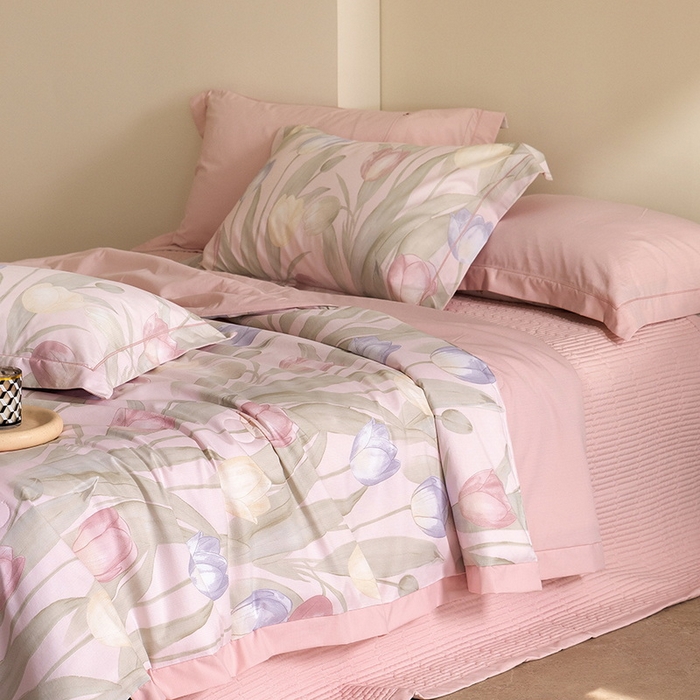 91家纺网 家纺一手货源 找家纺 立奥被业 2026新品冰丝棉夏被四件套竹节纱夏被四件套 翠袖黄冠-粉