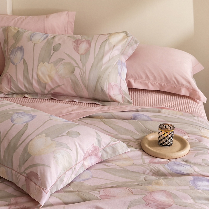 91家纺网 家纺一手货源 找家纺 立奥被业 2026新品冰丝棉夏被四件套竹节纱夏被四件套 翠袖黄冠-粉