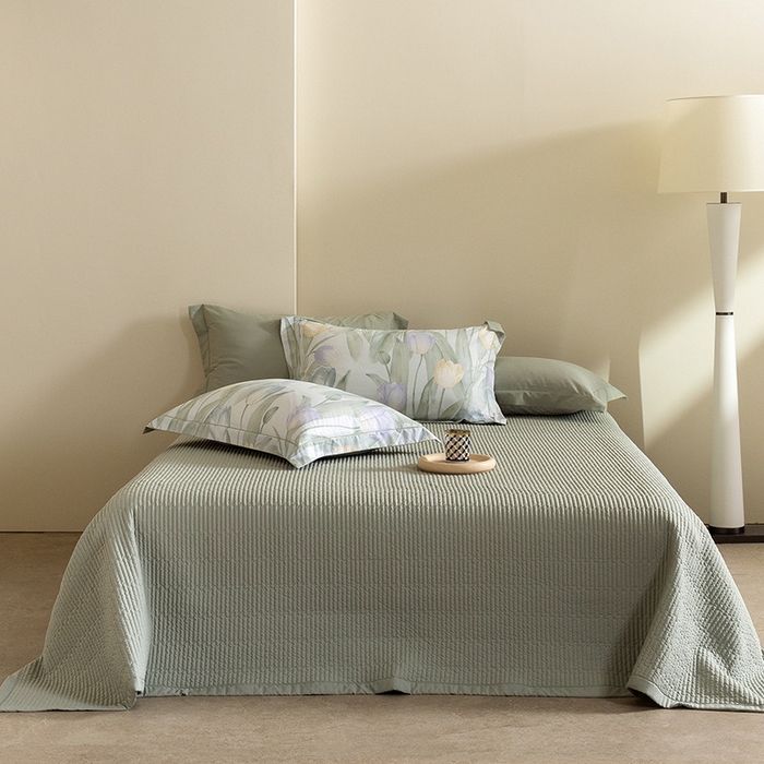 91家纺网 家纺一手货源 找家纺 立奥被业 2026新品冰丝棉夏被四件套竹节纱夏被四件套 翠袖黄冠-绿