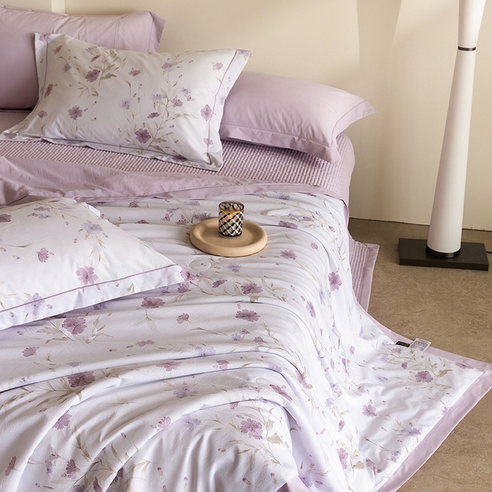 91家纺网 家纺一手货源 找家纺 立奥被业 2026新品冰丝棉夏被四件套竹节纱夏被四件套 翠韵春晓-粉