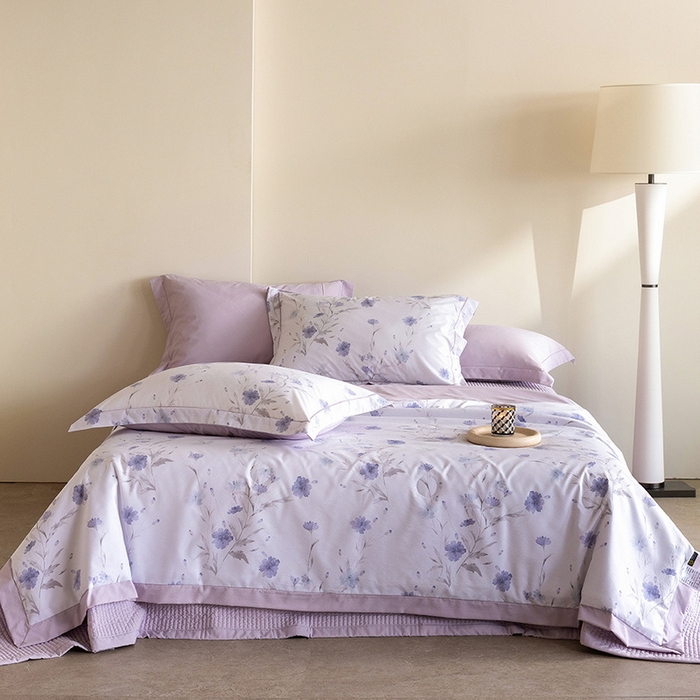 91家纺网 家纺一手货源 找家纺 立奥被业 2026新品冰丝棉夏被四件套竹节纱夏被四件套 翠韵春晓-紫