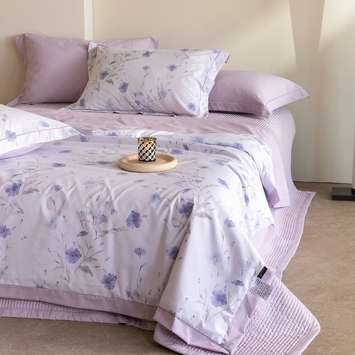 91家纺网 家纺一手货源 找家纺 立奥被业 2026新品冰丝棉夏被四件套竹节纱夏被四件套 翠韵春晓-紫