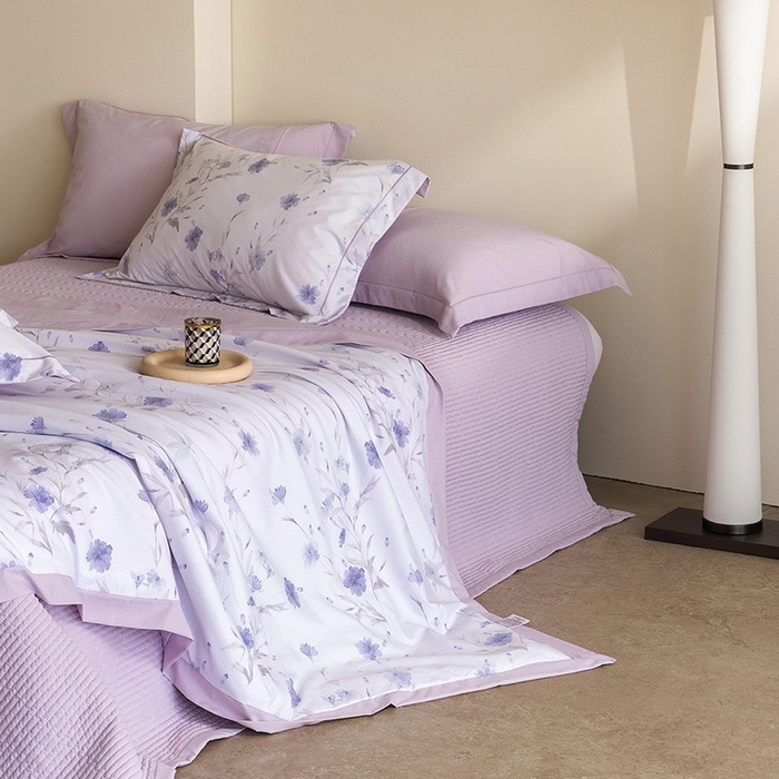 91家纺网 家纺一手货源 找家纺 立奥被业 2026新品冰丝棉夏被四件套竹节纱夏被四件套 翠韵春晓-紫