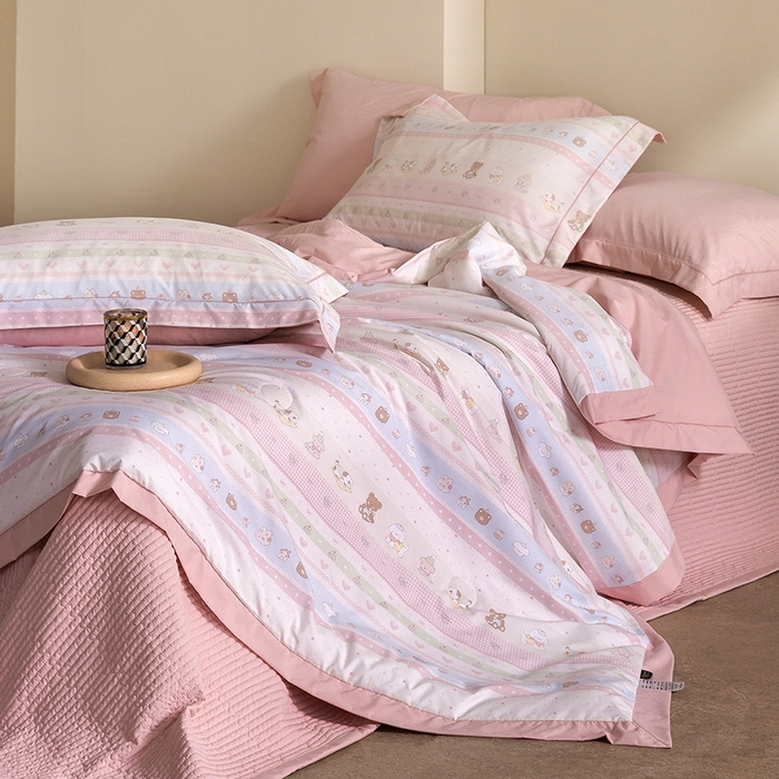 91家纺网 家纺一手货源 找家纺 立奥被业 2026新品冰丝棉夏被四件套竹节纱夏被四件套 动物乐园-粉