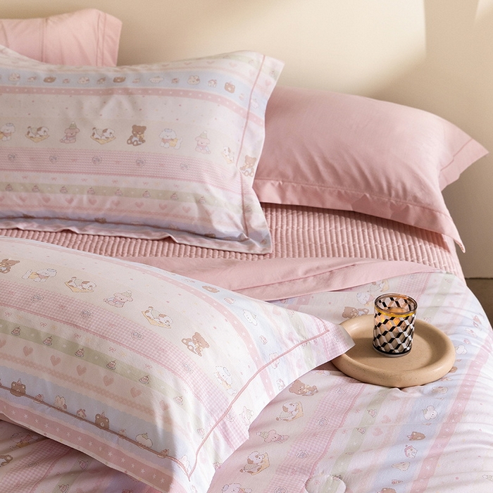 91家纺网 家纺一手货源 找家纺 立奥被业 2026新品冰丝棉夏被四件套竹节纱夏被四件套 动物乐园-粉