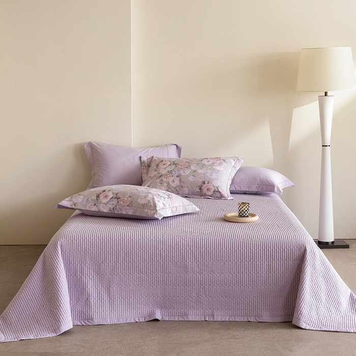 91家纺网 家纺一手货源 找家纺 立奥被业 2026新品冰丝棉夏被四件套竹节纱夏被四件套 风语花序-紫