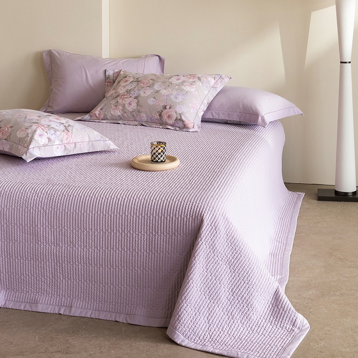 91家纺网 家纺一手货源 找家纺 立奥被业 2026新品冰丝棉夏被四件套竹节纱夏被四件套 风语花序-紫