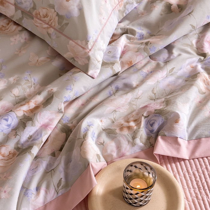 91家纺网 家纺一手货源 找家纺 立奥被业 2026新品冰丝棉夏被四件套竹节纱夏被四件套 风语花絮-粉