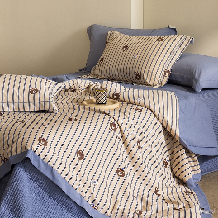 91家纺网 家纺一手货源 找家纺 立奥被业 2026新品冰丝棉夏被四件套竹节纱夏被四件套 欢乐熊宝-蓝