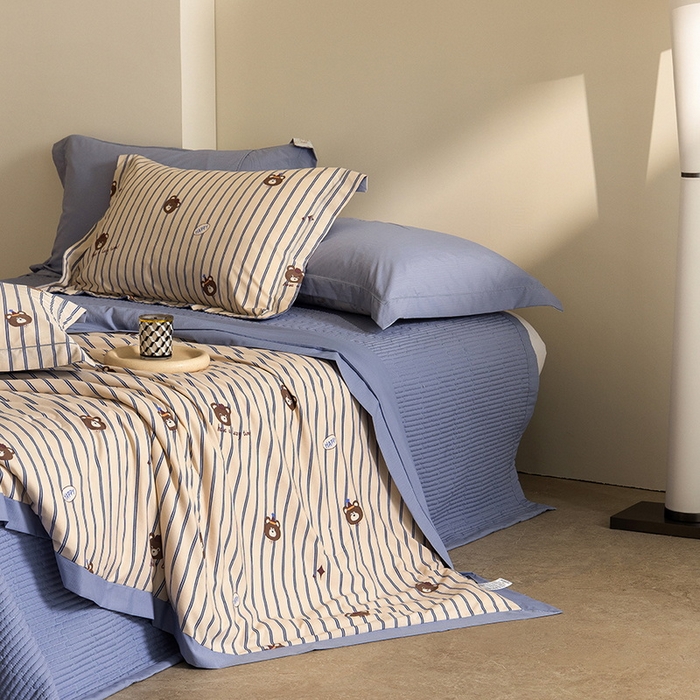 91家纺网 家纺一手货源 找家纺 立奥被业 2026新品冰丝棉夏被四件套竹节纱夏被四件套 欢乐熊宝-蓝