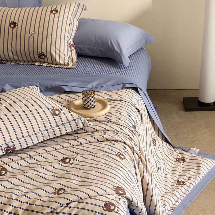 91家纺网 家纺一手货源 找家纺 立奥被业 2026新品冰丝棉夏被四件套竹节纱夏被四件套 欢乐熊宝-蓝