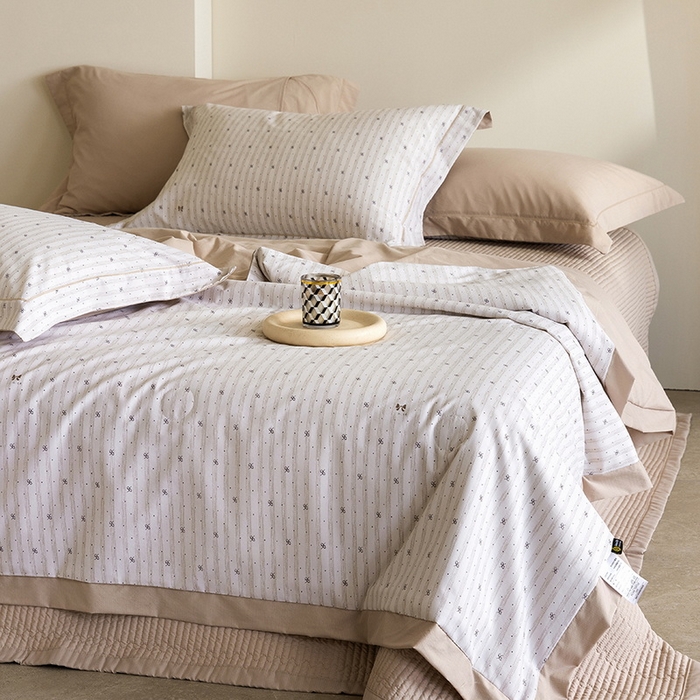 91家纺网 家纺一手货源 找家纺 立奥被业 2026新品冰丝棉夏被四件套竹节纱夏被四件套 结梦浮点-咖