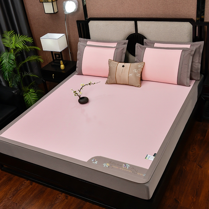 91家纺网 家纺一手货源 找家纺 小牛席业 2026新款小千鸟格枫叶款（床笠款）抗菌席凉席藤席冰藤席冰丝席草席竹席乳胶席凉感豆豆席 小千鸟格-枫叶抗菌席（床笠款）粉色