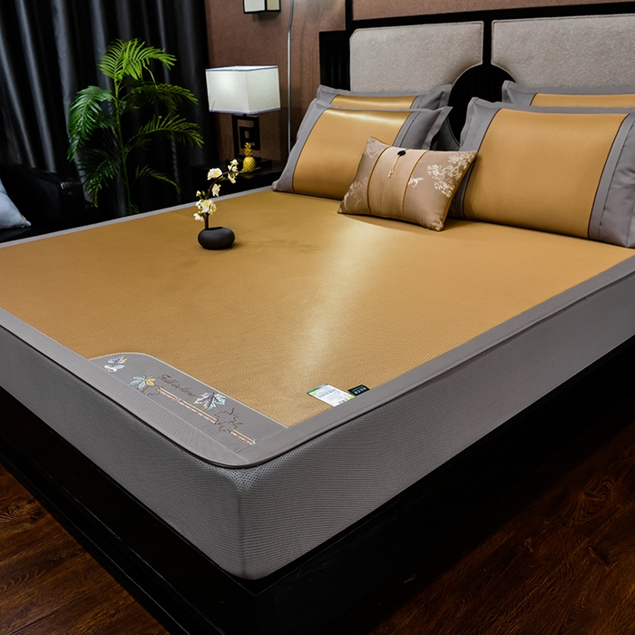 91家纺网 家纺一手货源 找家纺 小牛席业 2026新款小千鸟格枫叶款（床笠款）抗菌席凉席藤席冰藤席冰丝席草席竹席乳胶席凉感豆豆席 小千鸟格-枫叶抗菌席（床笠款）咖色