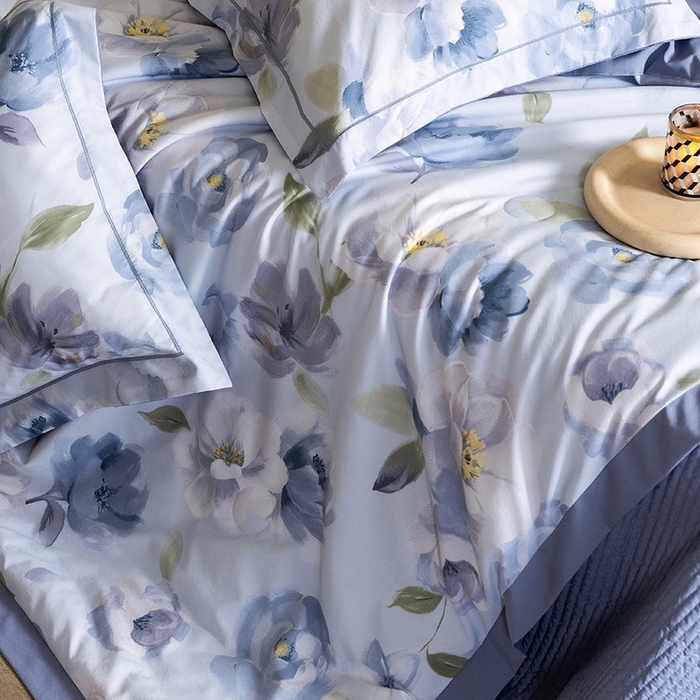 91家纺网 家纺一手货源 找家纺 立奥被业 2026新品冰丝棉夏被四件套竹节纱夏被四件套 静谧花园-蓝