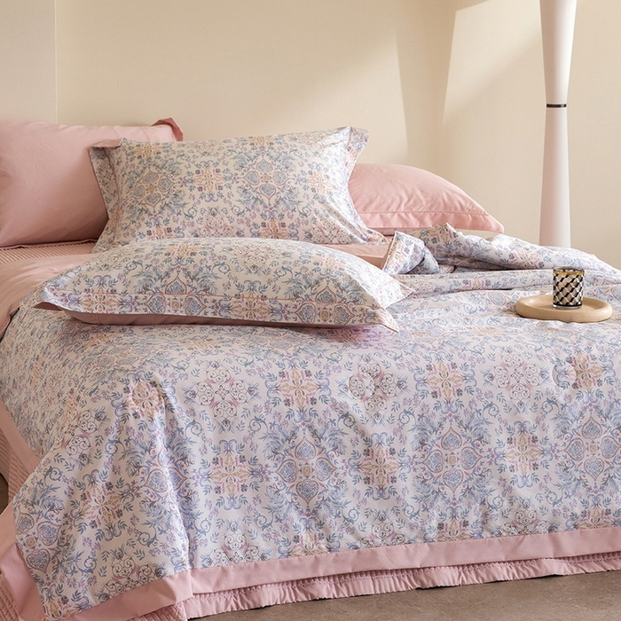 91家纺网 家纺一手货源 找家纺 立奥被业 2026新品冰丝棉夏被四件套竹节纱夏被四件套 克罗之心-粉