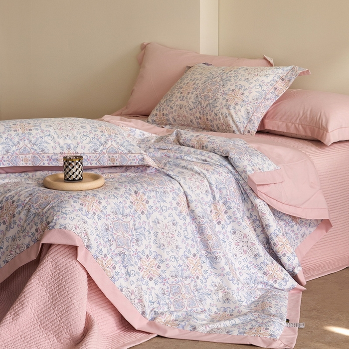 91家纺网 家纺一手货源 找家纺 立奥被业 2026新品冰丝棉夏被四件套竹节纱夏被四件套 克罗之心-粉