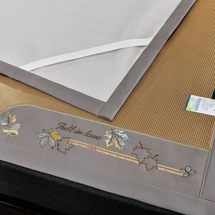 91家纺网 家纺一手货源 找家纺 小牛席业 2026新款小千鸟格枫叶款轻奢风抗菌席凉席藤席冰藤席冰丝席草席竹席乳胶席凉感豆豆席 小千鸟格-枫叶抗菌席（咖色）