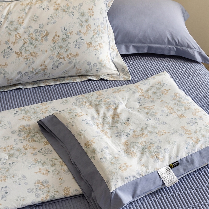 91家纺网 家纺一手货源 找家纺 立奥被业 2026新品冰丝棉夏被四件套竹节纱夏被四件套 蓝白花絮-蓝